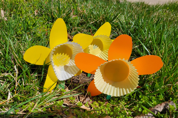 spring art activities for preschoolers Paper Strip Daffodils